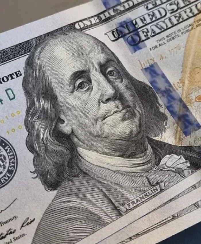 «COMO PEDO DE BUZO»: Dólar sin techo, el oficial en niveles récord y el blue acumula $65 en una semana