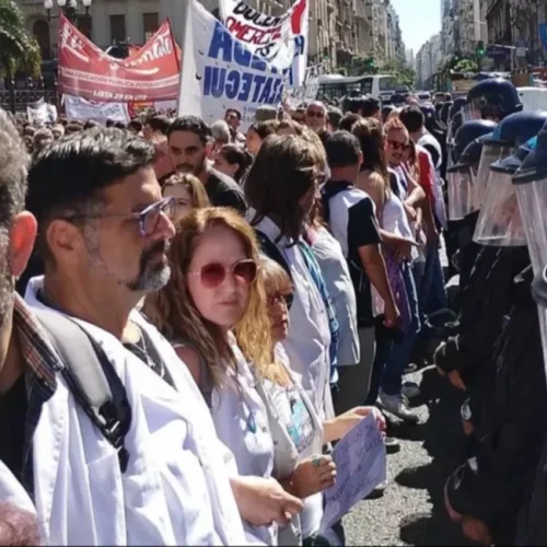 POR DECRETO: el Gobierno limita el derecho a huelga y amplía las actividades esenciales