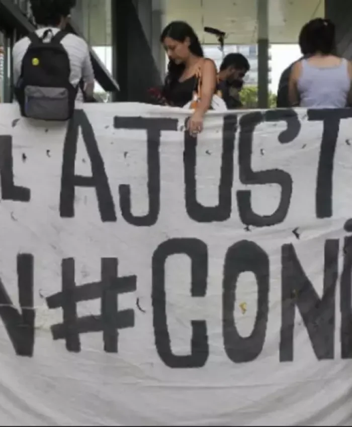 Comenzó el paro de 48 horas de trabajadores y científicos del CONICET en rechazo al ajuste de Milei