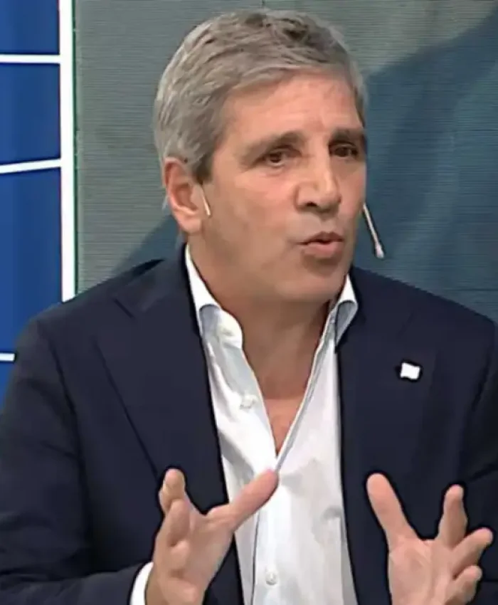 El gobierno busca que los bancos presten dólares de los depósitos del público