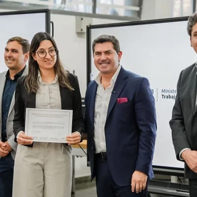 Orrego entregó $350 millones a 27 Pymes para incorporar tecnología e IA