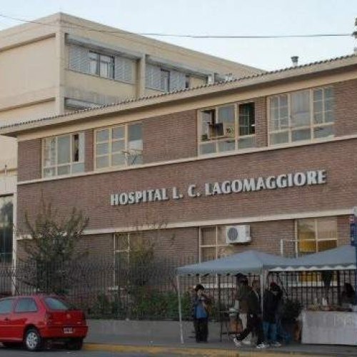 Mendoza: policias echan de los pelos a haitiana que acababa de ser madre en un hospital