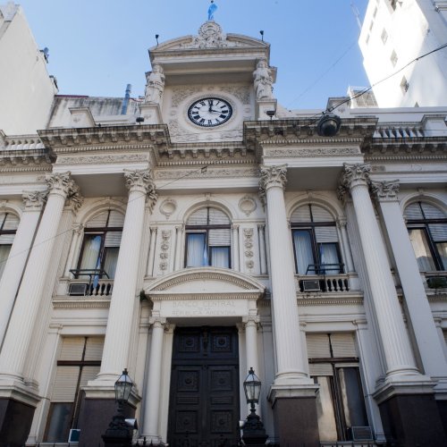 El mejor equipo de los últimos 50 años: ahora el Banco Central le puso un cepo al dólar