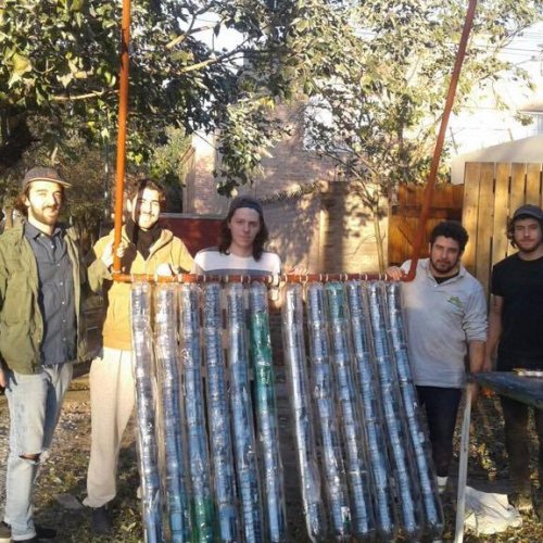 Fabrican termotanques solares con materiales reciclables