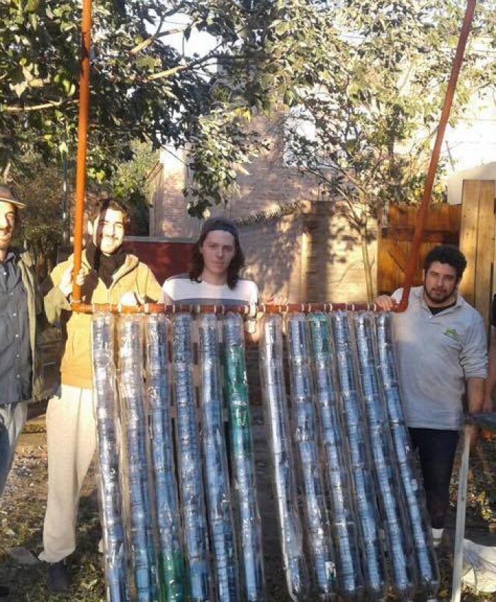 Fabrican termotanques solares con materiales reciclables