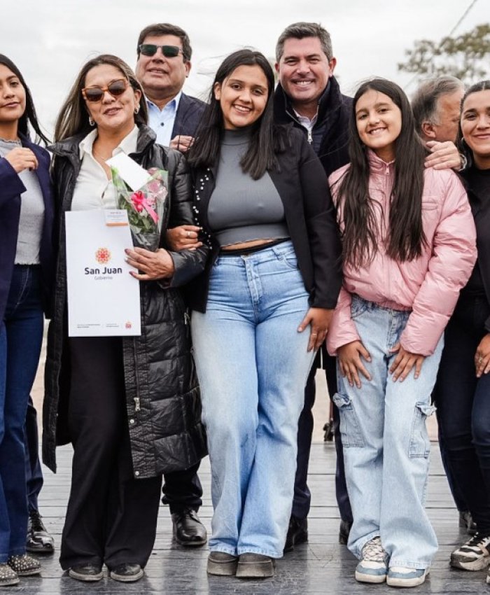 Orrego entregó 135 viviendas en el barrio La Majadita de 9 de Julio