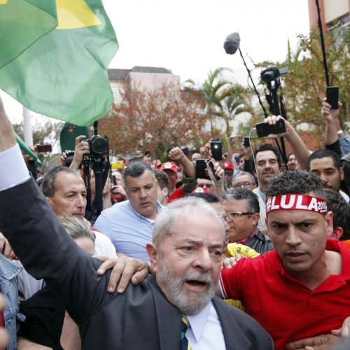 Brasil: Lula da Silva es condenado a 9 años de cárcel