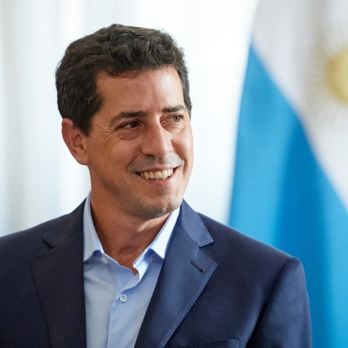 Wado de Pedro llega a San Juan