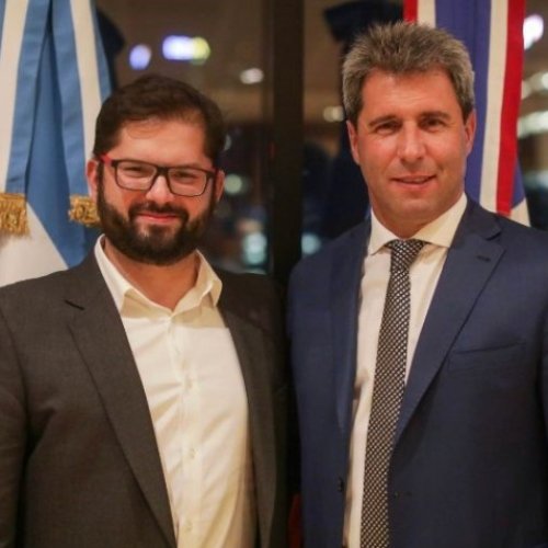 El gobernador Uñac participó del recibimiento del presidente chileno, Gabriel Boric
