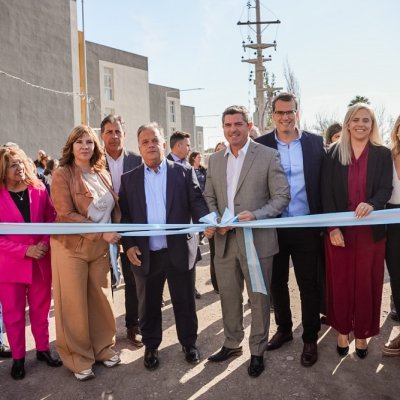 Orrego encabezó una nueva entrega de viviendas, esta vez en Rawson