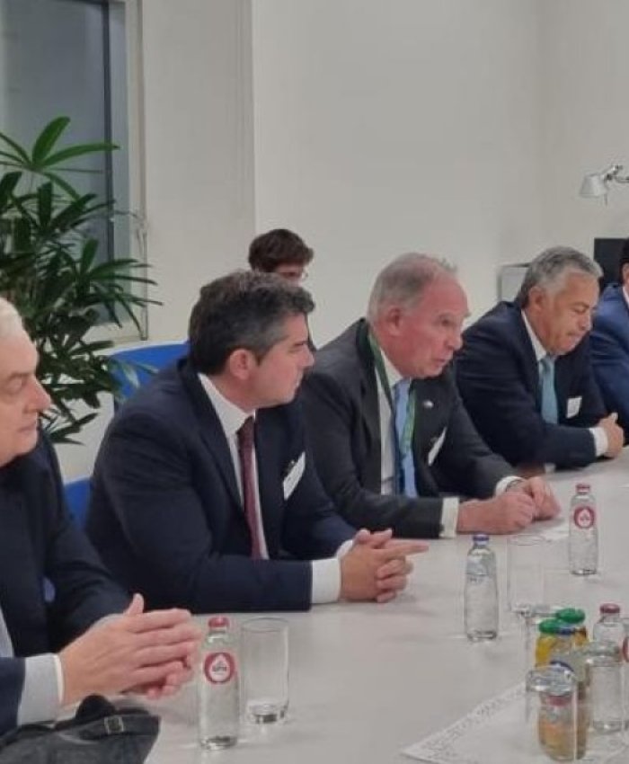 El gobernador se reunió con el Parlamento Europeo