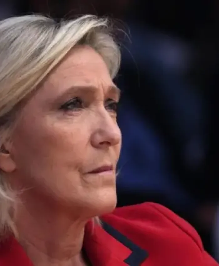 La francesa Le Pen condenada a cuatro años de cárcel y expulsada del cargo tras condena por malversación de fondos