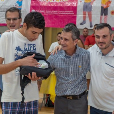 Los participantes de las Colonias de Verano en Rawson recibieron sus kits escolares