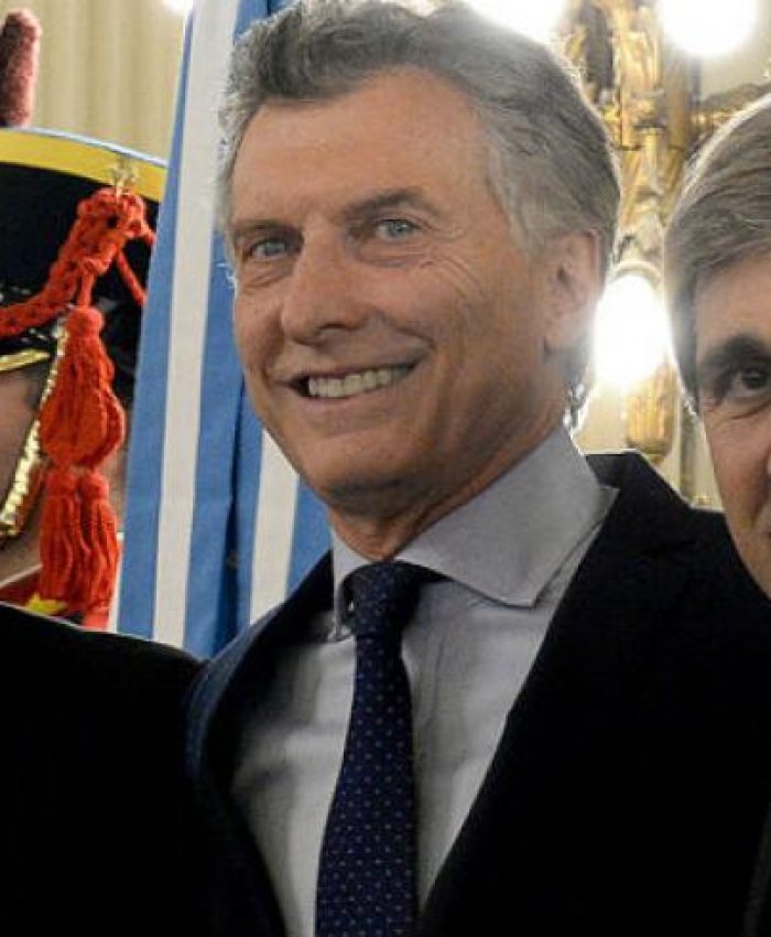 Desconfianza: el gabinete económico tiene la mitad de su dinero en el exterior