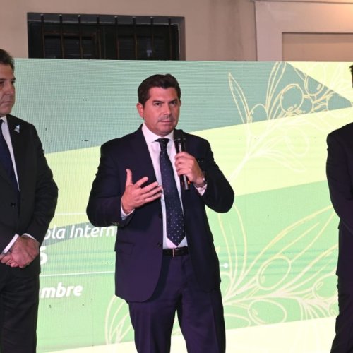 El gobernador Orrego presentó ArgOliva 2026 en Buenos Aires