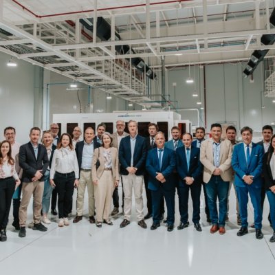 Embajadores europeos visitaron EPSE y conocieron la fábrica de paneles solares