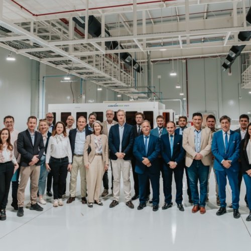 Embajadores europeos visitaron EPSE y conocieron la fábrica de paneles solares