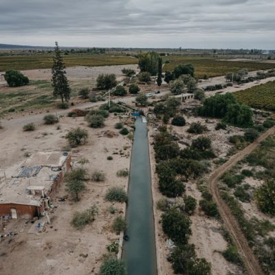 Hidráulica intima a usuarios morosos