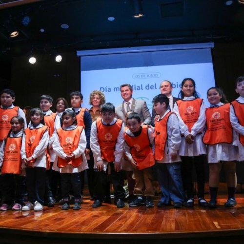 Orrego encabezó la celebración del Día del Ambiente con anuncios de fuerte impronta solidaria