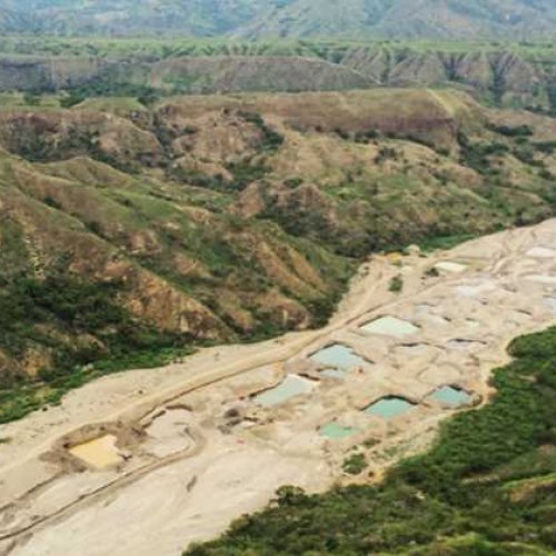 Colombia: desaparece río por completo, deja al descubiero la mineria ilegal