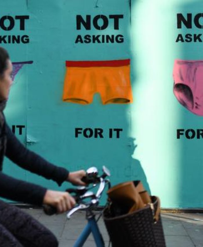 Irlanda: «revuelta de tangas» contra sentencia machista escandalosa