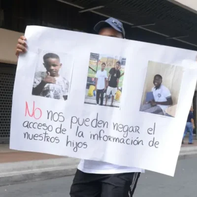 Familiares de cuatro niños desaparecidos en Guayaquil esperan confirmación de la identidad de cuerpos incinerados en Taura