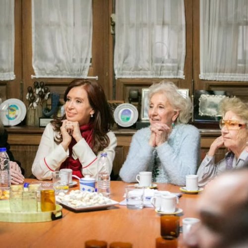 Abuelas de Plaza de Mayo: La condena a Cristina Fernández de Kirchner es un ataque a la democracia.