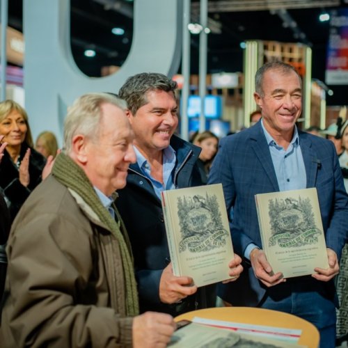 El gobernador Marcelo Orrego visitó la 50° edición de la Feria Internacional del Libro en Buenos Aires
