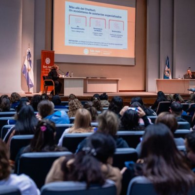 Más de 1.200 docentes participaron de un nuevo encuentro de formación sobre IA