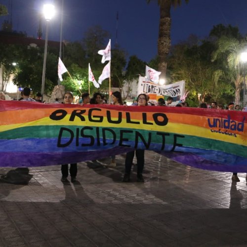 Atacaron a un joven por ser gay y fueron condenados a tres años de prisión en suspenso