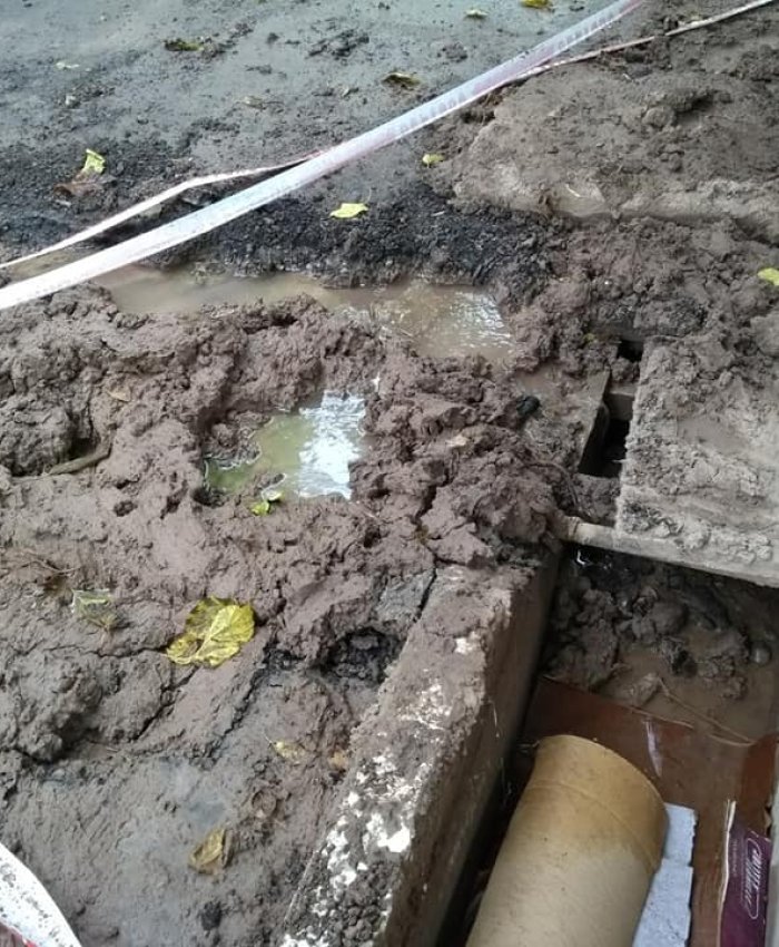 Santa Lucía: vecinos se quejan por caños rotos y calles colapsadas