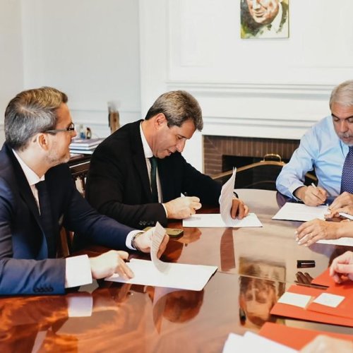 El gobernador firmó convenios con el Ministerio de Seguridad de la Nación por 140 millones de pesos