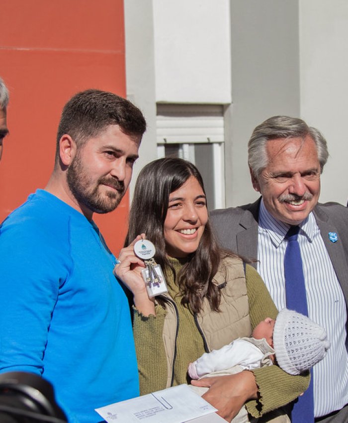 El presidente Fernández acompañó a Sergio Uñac en la entrega del barrio Gran Libertador