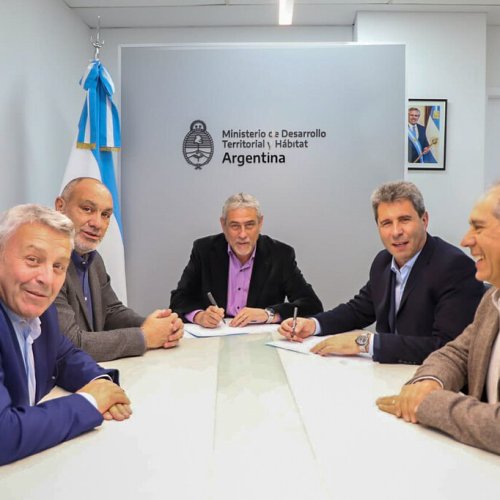 Uñac y Ferraresi firmaron un convenio para la construcción de nuevas viviendas en San Juan