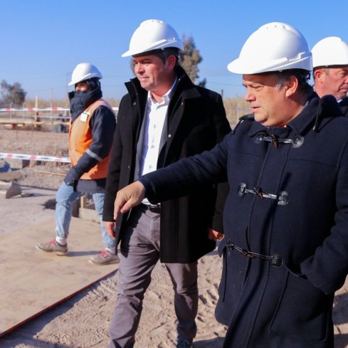 Orrego recorrió las obras del Hospital de Angaco
