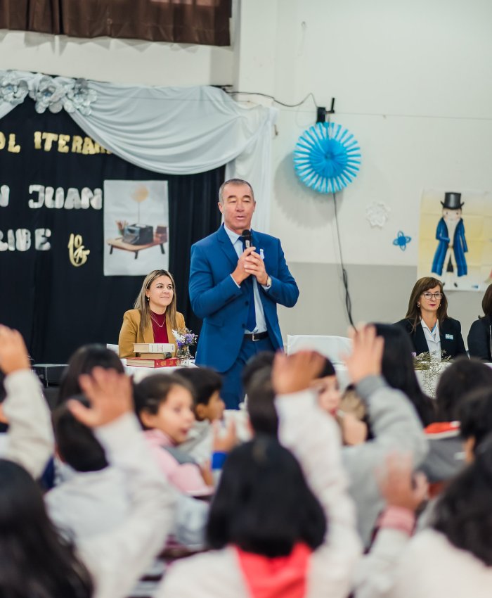 El vicegobernador presentó el concurso San Juan Escribe en la Escuela Villarino