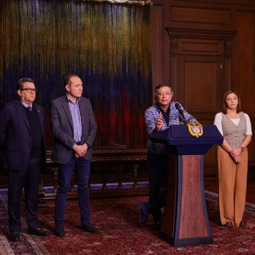 COLOMBIA: Gustavo Petro anunció que convocará por decreto la consulta popular para votar 12 preguntas sobre la reforma laboral