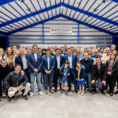 Orrego inauguró obras de modernización en la cancha de hockey del Camping Centro Comercial de Santa Lucía