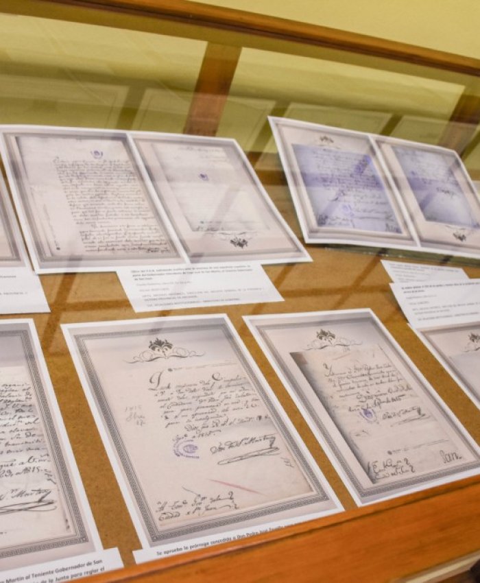 Una muestra reúne documentos inéditos sobre San Martín y Sarmiento