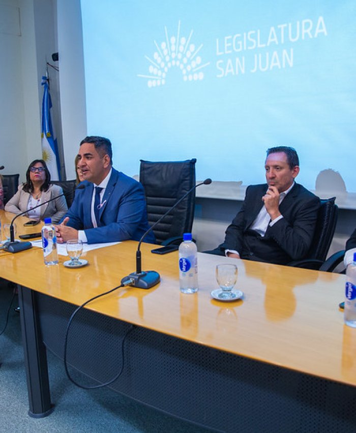 “Tu cuerpo, tu aliado”: la Legislatura promovió la concientización sobre el Cáncer de Mama