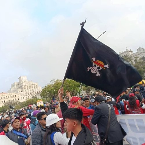PERU: estudiantes, colectivos sociales y organizaciones populares se manifestaron en rechazo a la gestión de Dina Boluarte 