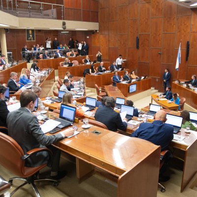 PRIMERA SESIÓN EXTRAORDINARIA: la Legislatura aprobó la adenda para avanzar con obras viales la provincia