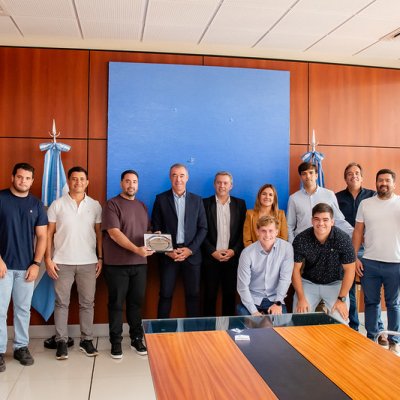 Entregaron reconocimiento a delegación del Club Universitario de Rugby