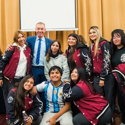 San Juan Escribe 2026 llegó a la Escuela Normal Superior Sarmiento para convocar a nuevos talentos literarios