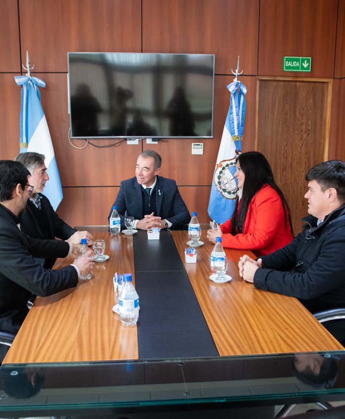 El vicegobernador Fabián Martín recibió al representante regional de Registrar Corp