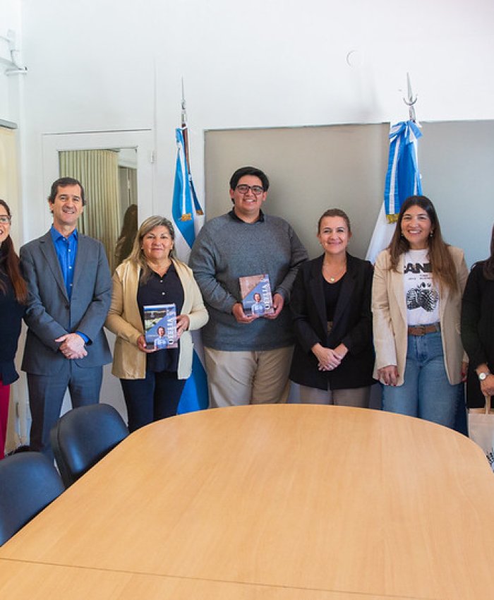 El Fondo Editorial de la Legislatura entregó libros a instituciones