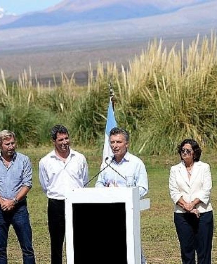 Las mineras acuerdan con el Gobierno que las escuelas dejen de enseñar que contaminan