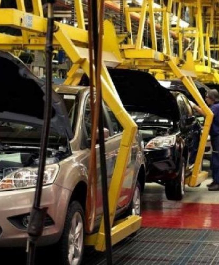 Cambio a favor de los importados: el país perdió participación en la producción de autos