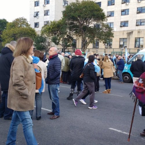 Se realizó una marcha en Comodoro Py contra jueces y fiscales
