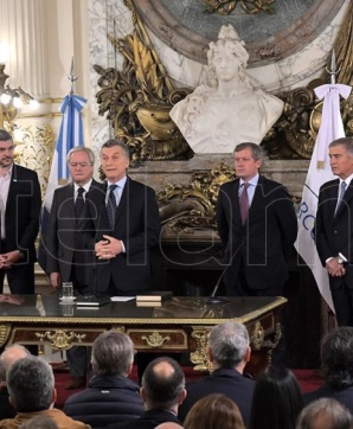 Finocchiaro asumió al frente de Educación y Aguad en Defensa